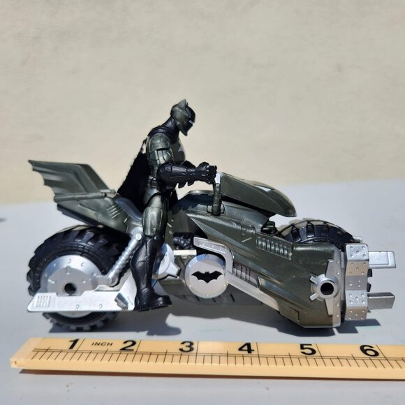 DC Comics Batman Batcycle Batmobile with Action Figure Motorcycle Action Figure - Picture 1 of 10